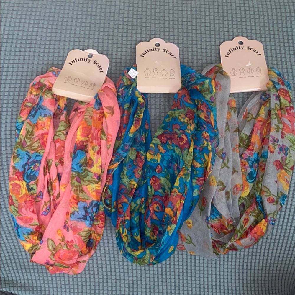 Women scarfs